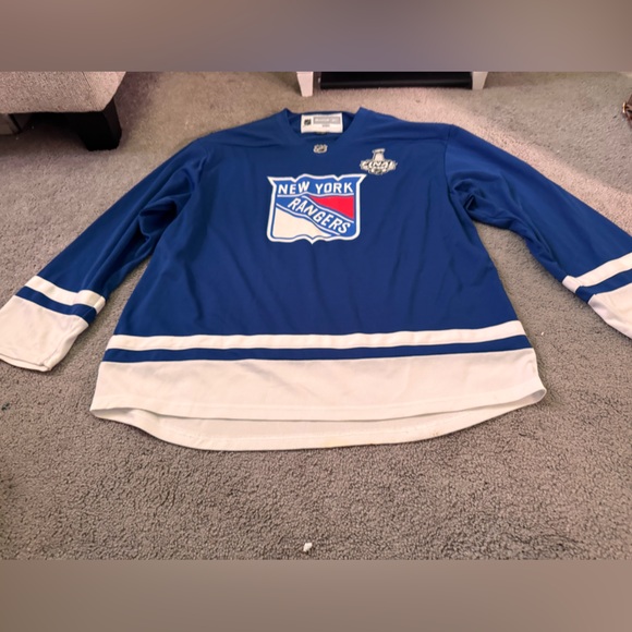 Men’s Reebok New York Rangers Jersey with 2014 Stanley Cup Patch Size L 💙❣️ - Picture 11 of 11